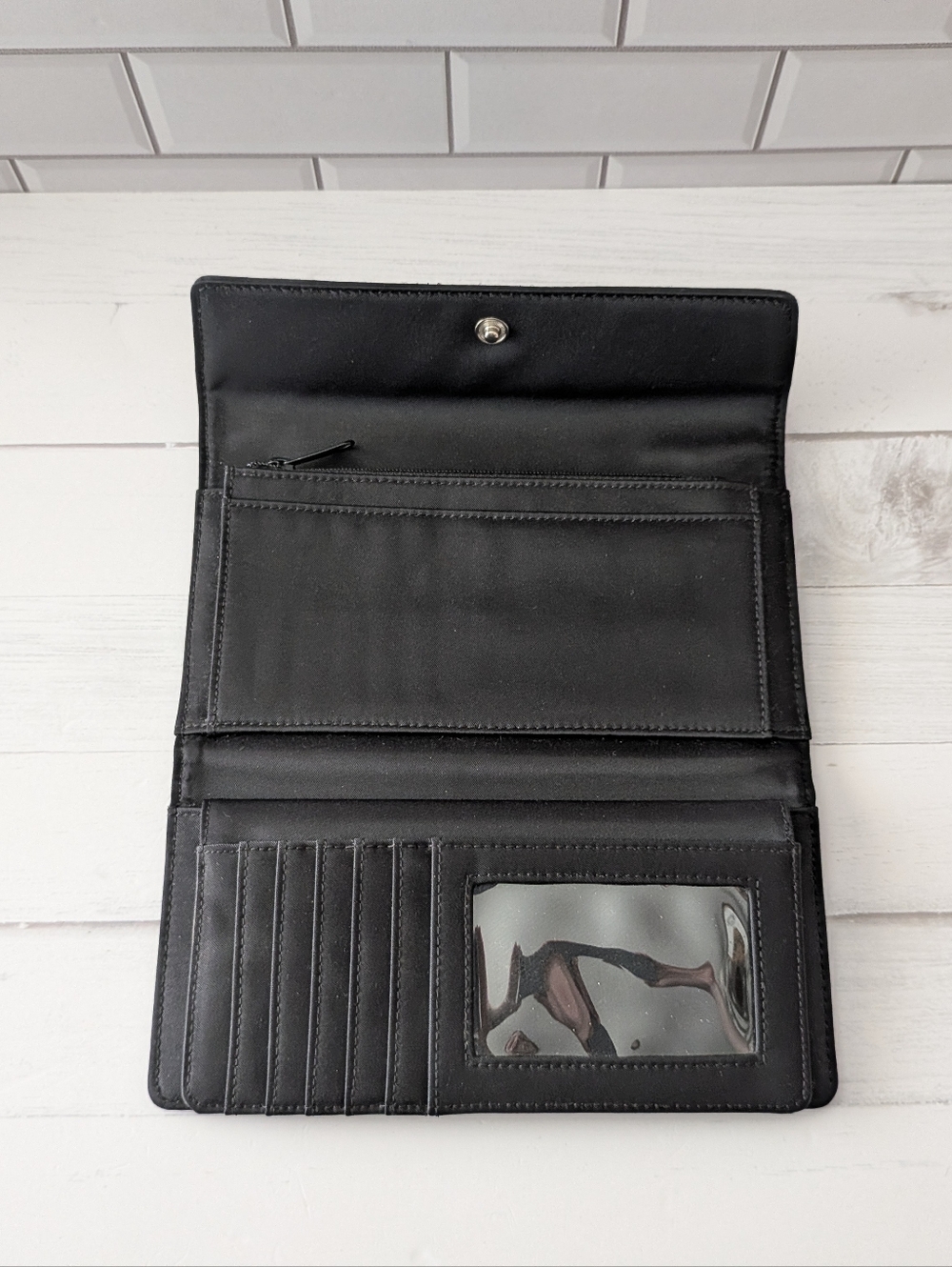 Kate Spade New York Iconic black nylon wallet billfold - Picture 3 of 3